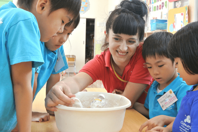 2歳児〜中学2年生 英語のシャワーで一気に実力UP!